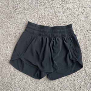 Lululemon Hotty Hot short